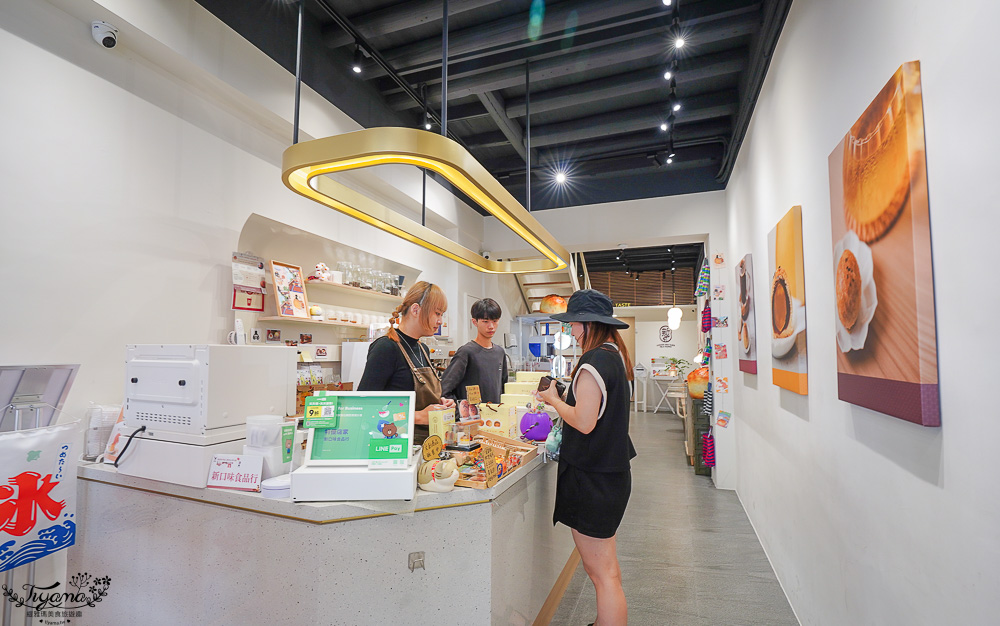 新口味鹿港店，蛋黃酥控必吃的台式下午茶！跟著鹿港散步地圖解題集點換蛋黃酥文創商品，集滿3點蛋黃酥整盒送給你 @緹雅瑪 美食旅遊趣