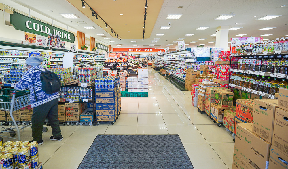 飛驒高山一日遊，飛驒高山白川3天2夜遊自駕之旅，第一天行程！！吃飛驒牛燒肉、逛高山飛驒老街、在地超市買水果 @緹雅瑪 美食旅遊趣