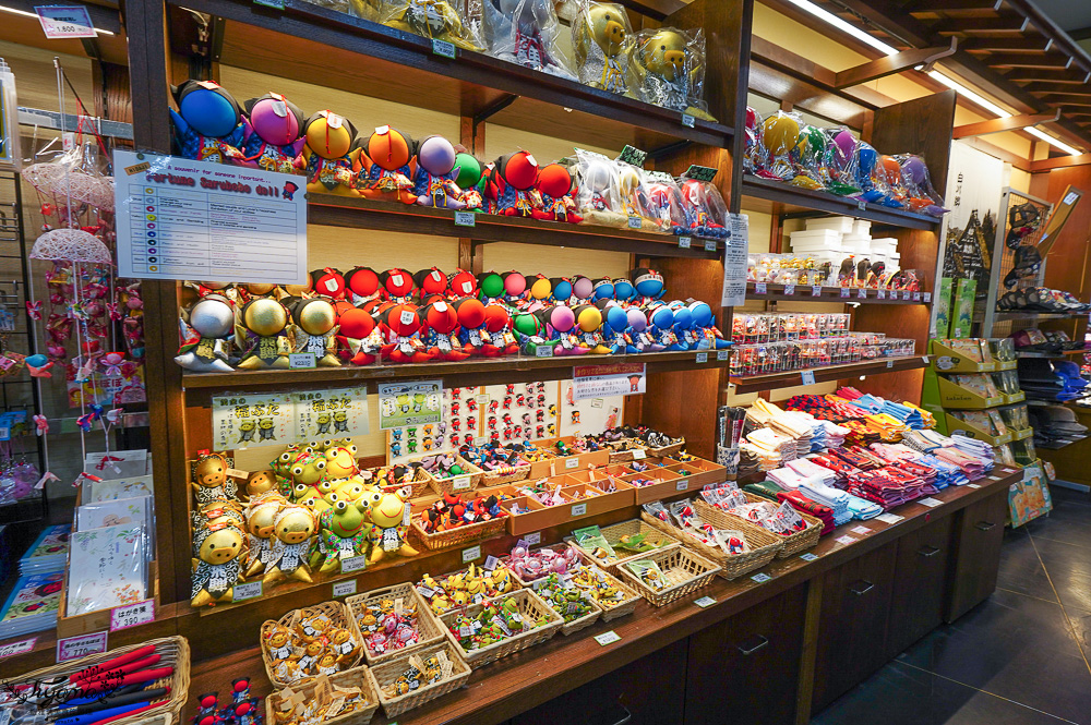 飛驒高山一日遊，飛驒高山白川3天2夜遊自駕之旅，第一天行程！！吃飛驒牛燒肉、逛高山飛驒老街、在地超市買水果 @緹雅瑪 美食旅遊趣