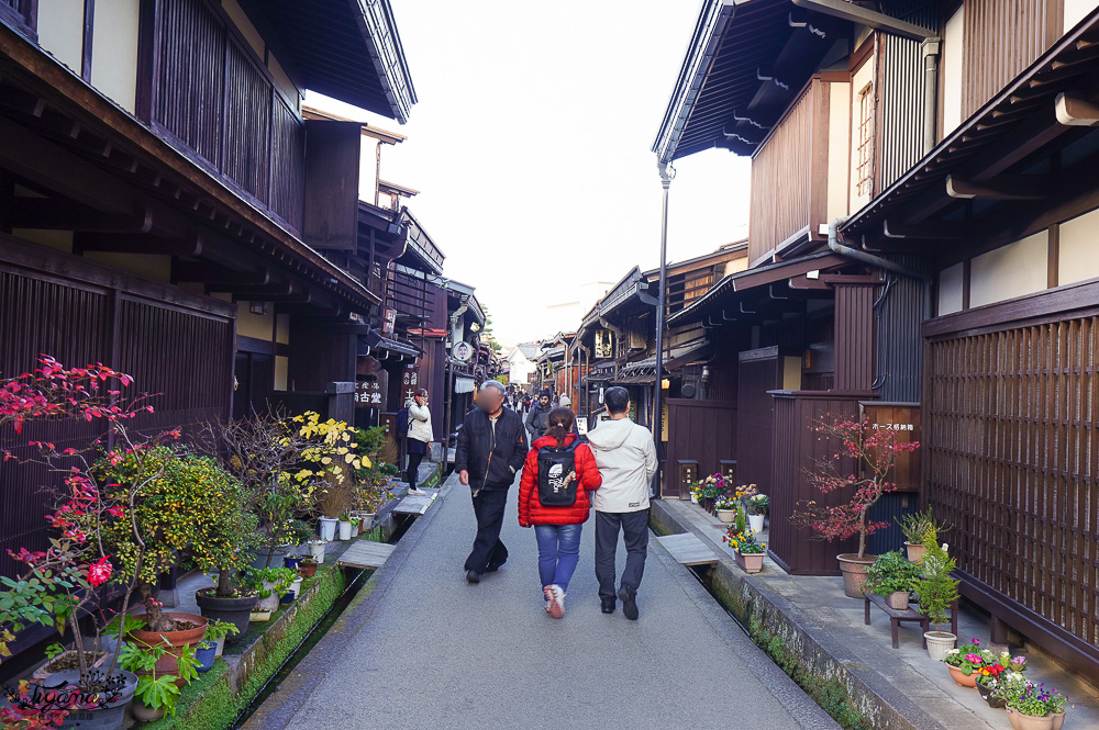 飛驒高山一日遊，飛驒高山白川3天2夜遊自駕之旅，第一天行程！！吃飛驒牛燒肉、逛高山飛驒老街、在地超市買水果 @緹雅瑪 美食旅遊趣