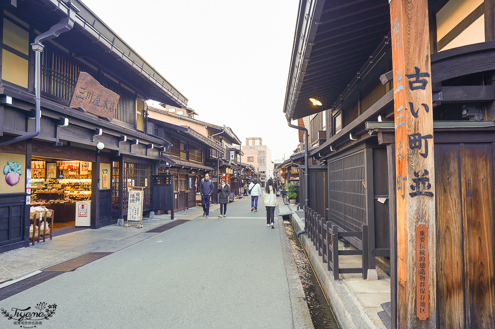 飛驒高山一日遊，飛驒高山白川3天2夜遊自駕之旅，第一天行程！！吃飛驒牛燒肉、逛高山飛驒老街、在地超市買水果 @緹雅瑪 美食旅遊趣