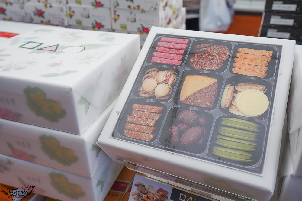 北海道甜點名店．六花亭 五稜郭店，函館五稜郭公園櫻花園旁玻璃甜點店 @緹雅瑪 美食旅遊趣