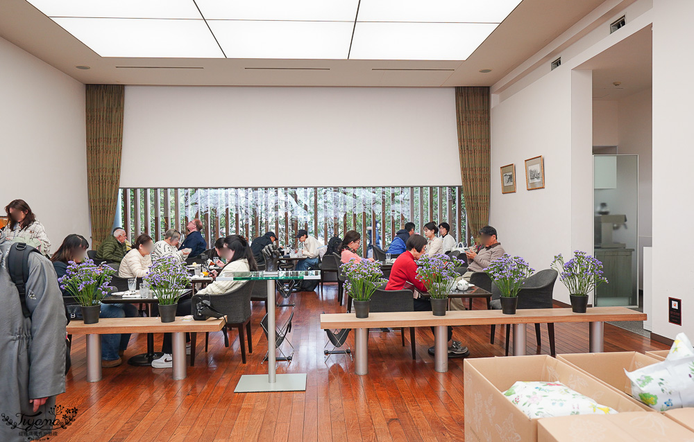 北海道甜點名店．六花亭 五稜郭店，函館五稜郭公園櫻花園旁玻璃甜點店 @緹雅瑪 美食旅遊趣