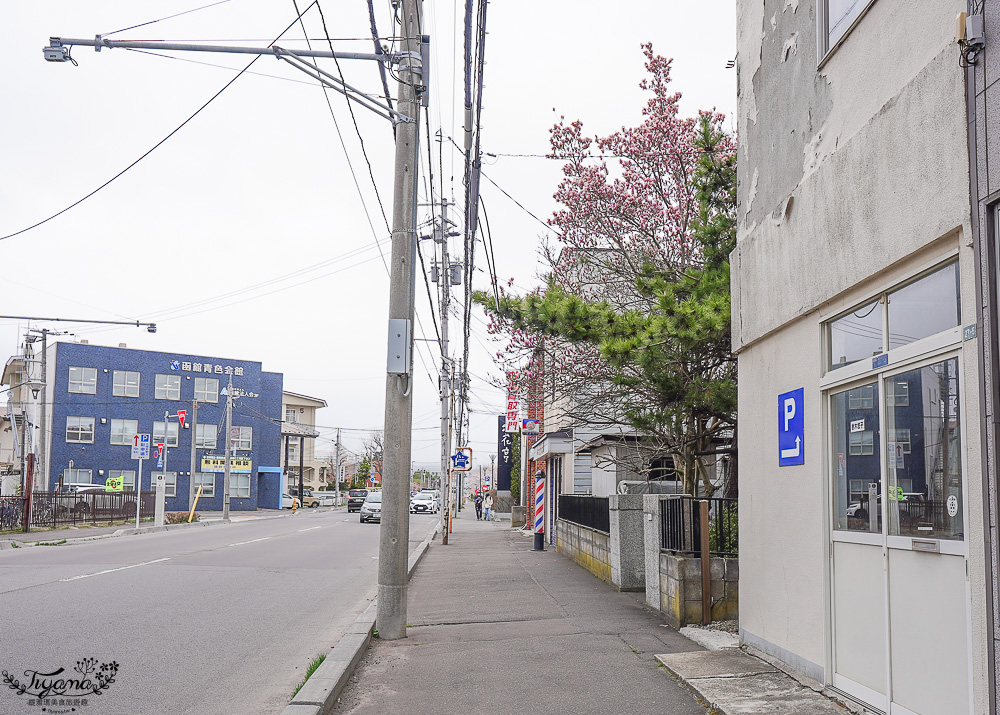 北海道甜點名店．六花亭 五稜郭店，函館五稜郭公園櫻花園旁玻璃甜點店 @緹雅瑪 美食旅遊趣