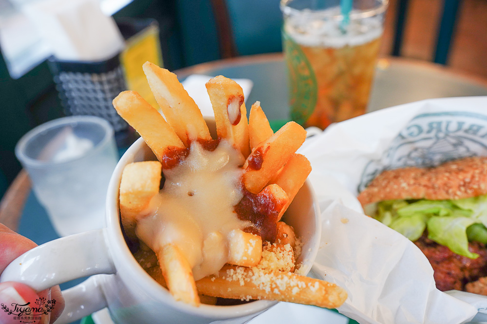 北海道函館一日遊，賞櫻之旅！！搭早班機到函館就一路玩篇，五稜郭公園、五稜郭塔、幸運小丑漢堡、六花亭 @緹雅瑪 美食旅遊趣