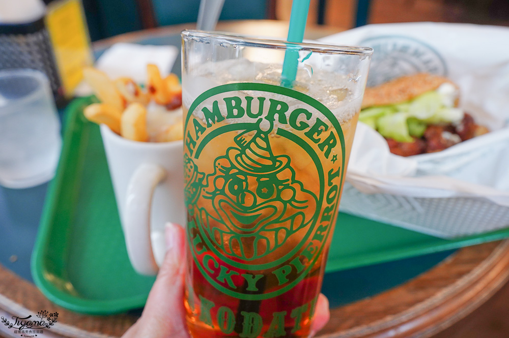 北海道函館必吃漢堡，幸運小丑漢堡 五稜郭公園店，天使微笑主題店，位於五稜郭塔對面！ @緹雅瑪 美食旅遊趣