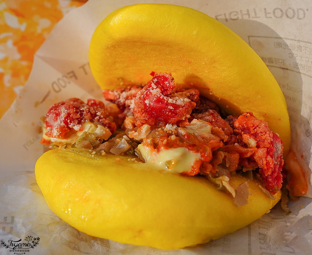 台南人氣小吃美食「酥炸紅糟肉」蓁鑫辣妹子紅糟肉，紅糟排骨酥、紅糟肉刈包、紅糟赤肉羹、蒜味洋蔥紅糟肉、和風洋蔥紅糟肉 @緹雅瑪 美食旅遊趣