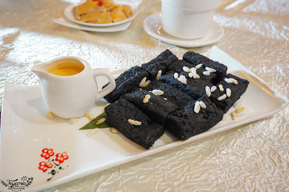 麗星郵輪 探索星號「星夢餐廳」免費餐廳，套餐式精讚料理！ @緹雅瑪 美食旅遊趣