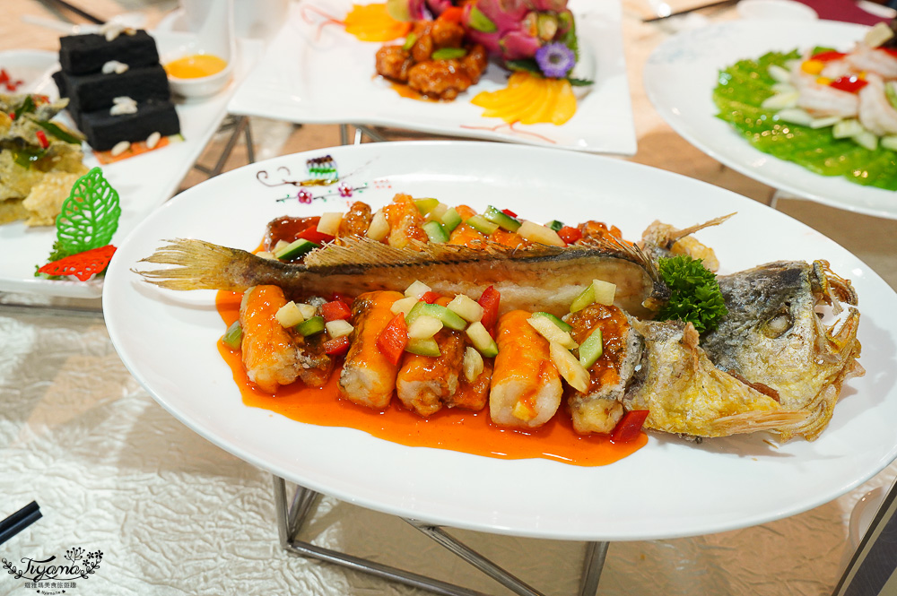 麗星郵輪 探索星號「星夢餐廳」免費餐廳，套餐式精讚料理！ @緹雅瑪 美食旅遊趣