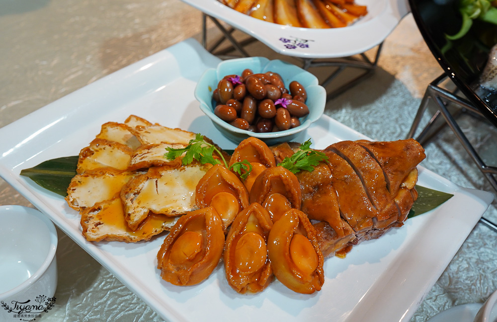 麗星郵輪 探索星號「星夢餐廳」免費餐廳，套餐式精讚料理！ @緹雅瑪 美食旅遊趣