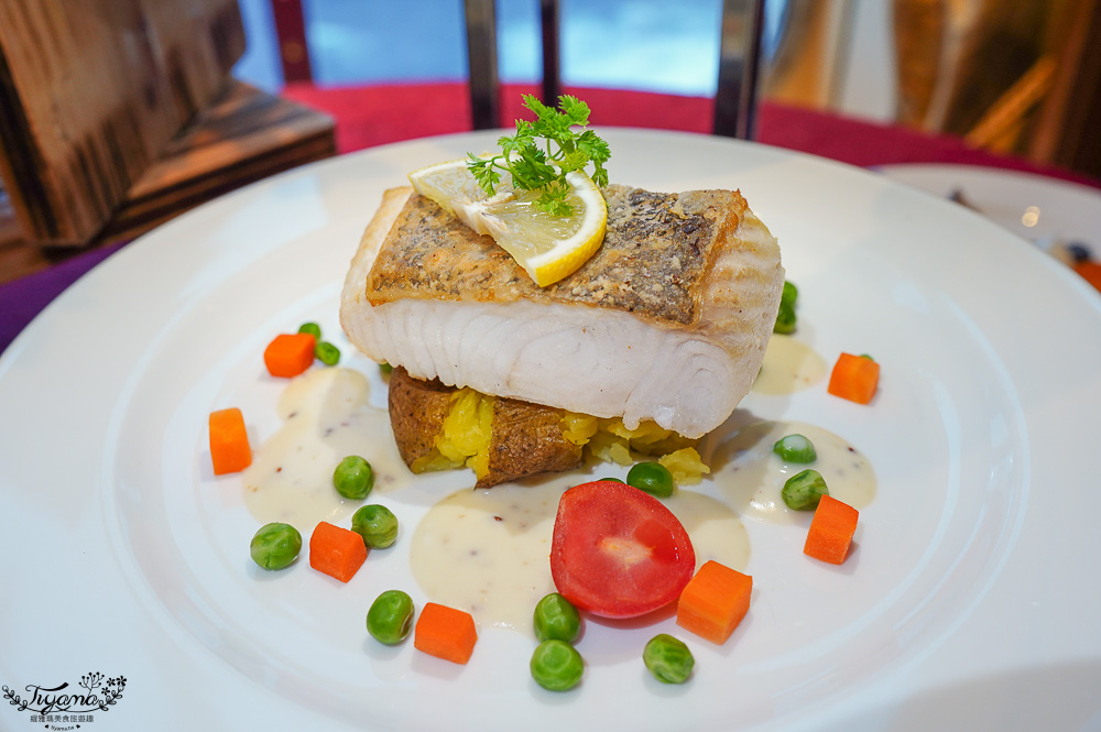 麗星郵輪 探索星號「百味軒」免費餐廳，精緻套餐~早餐．午餐．晚餐菜色分享！！ @緹雅瑪 美食旅遊趣