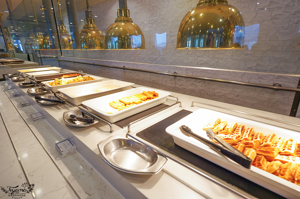 麗星郵輪 探索星號「麗都自助餐廳」免費自助餐廳，從早吃到晚~自助早餐、日本櫻花主題晚宴 @緹雅瑪 美食旅遊趣