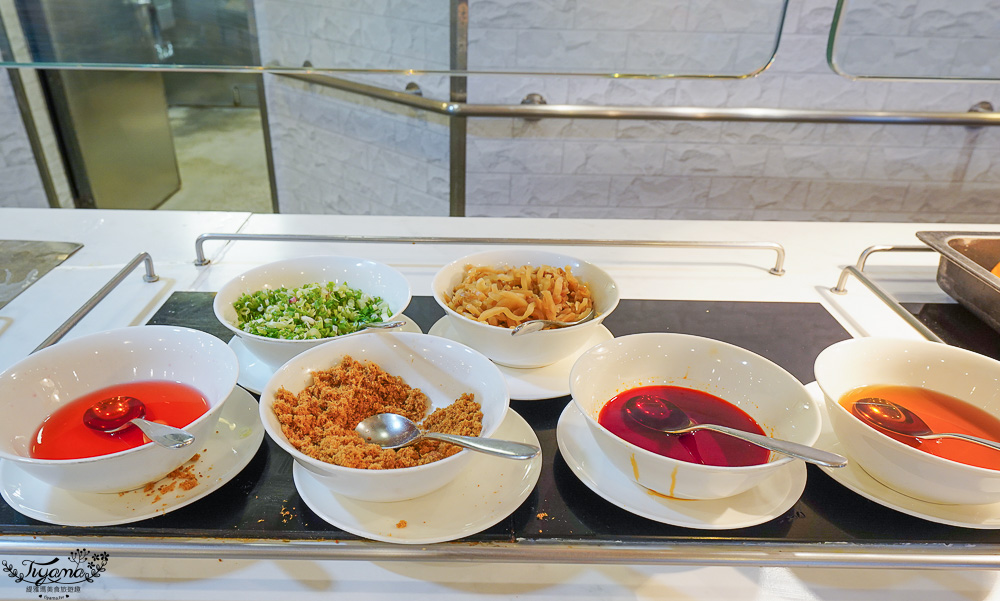 麗星郵輪 探索星號「麗都自助餐廳」免費自助餐廳，從早吃到晚~自助早餐、日本櫻花主題晚宴 @緹雅瑪 美食旅遊趣