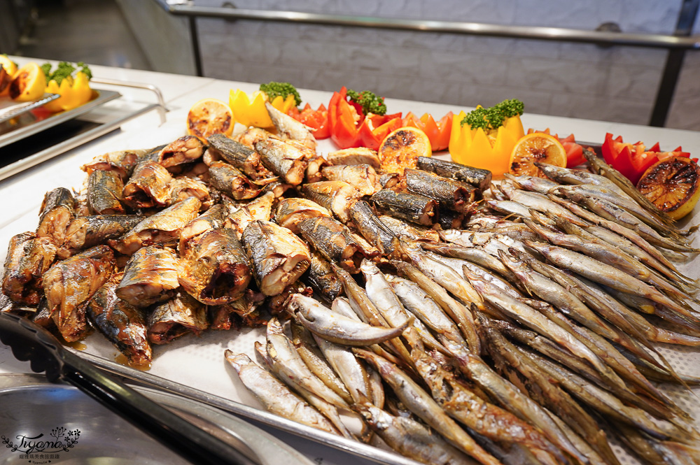 麗星郵輪 探索星號「麗都自助餐廳」免費自助餐廳，從早吃到晚~自助早餐、日本櫻花主題晚宴 @緹雅瑪 美食旅遊趣