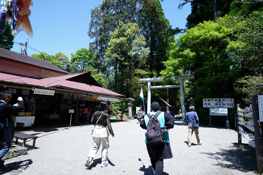 宮崎高千穗町景點｜天岩戸神社．天安河原：傳說神話秘境「洞穴中的神社」 @緹雅瑪 美食旅遊趣