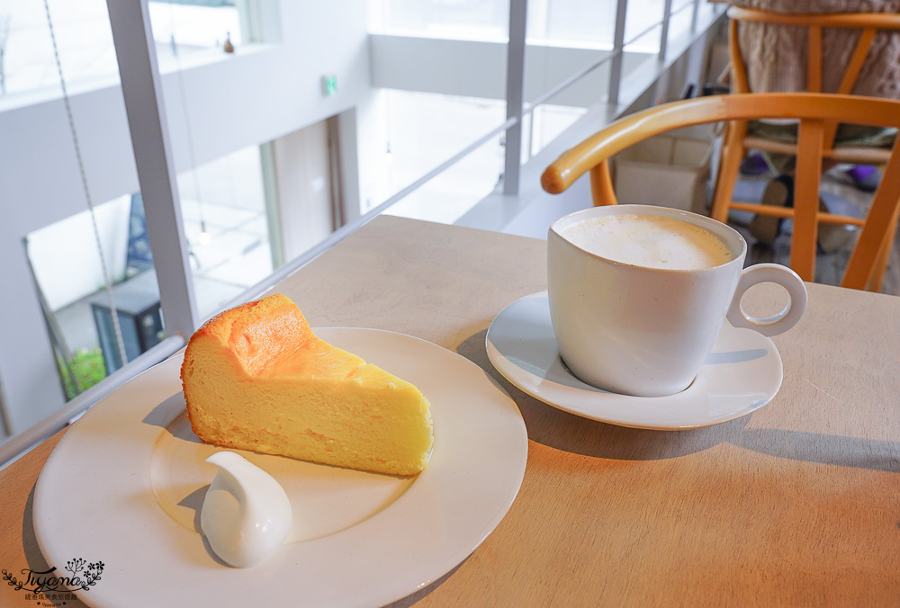 北海道札幌。sabita cafe咖啡廳，近圓山公園，東京生活風格選物店MOMA Place 2樓純白玻璃屋咖啡 @緹雅瑪 美食旅遊趣