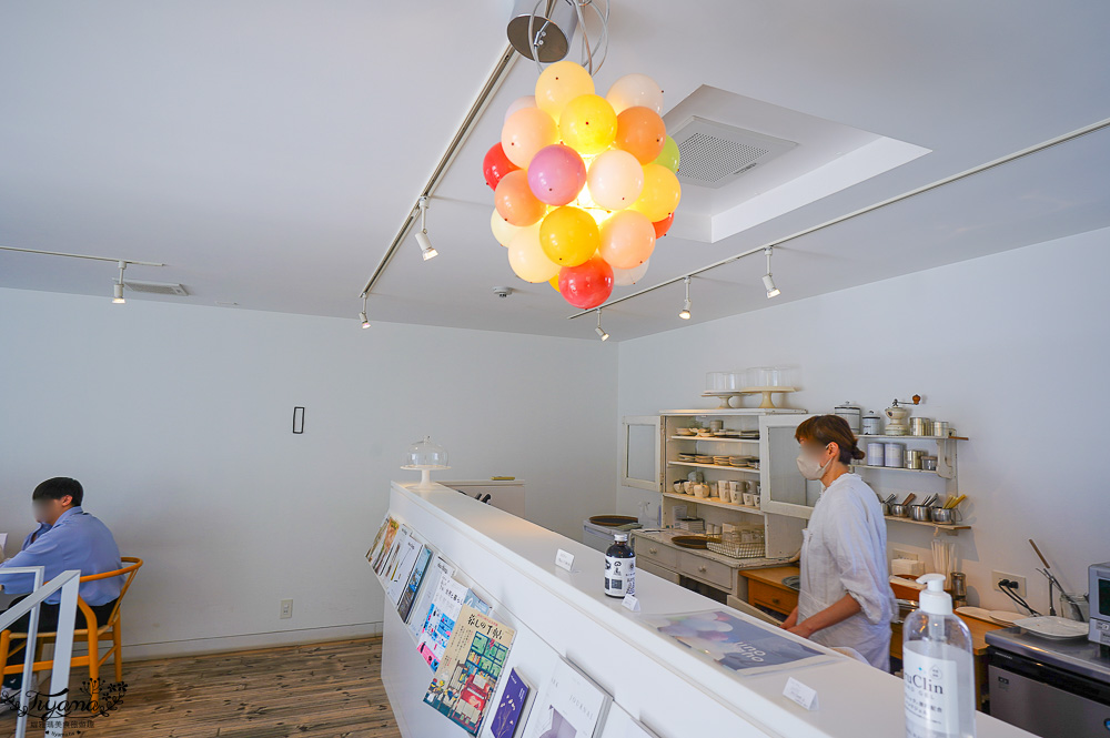 北海道札幌。sabita cafe咖啡廳，近圓山公園，東京生活風格選物店MOMA Place 2樓純白玻璃屋咖啡 @緹雅瑪 美食旅遊趣