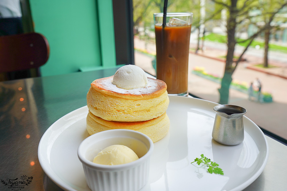 北海道札榥舒芙蕾｜CAFE & BAR Manhattan マンハッタン：紅磚露台2樓舒芙蕾下午茶 @緹雅瑪 美食旅遊趣