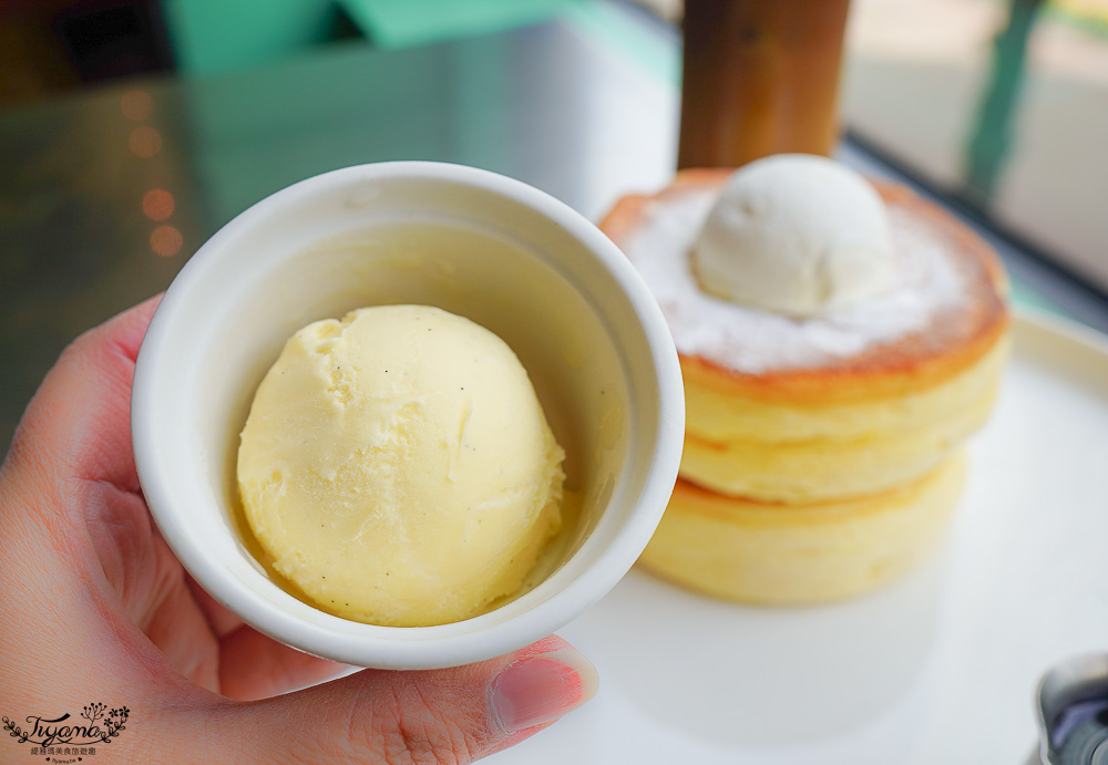 北海道札榥舒芙蕾｜CAFE & BAR Manhattan マンハッタン：紅磚露台2樓舒芙蕾下午茶 @緹雅瑪 美食旅遊趣