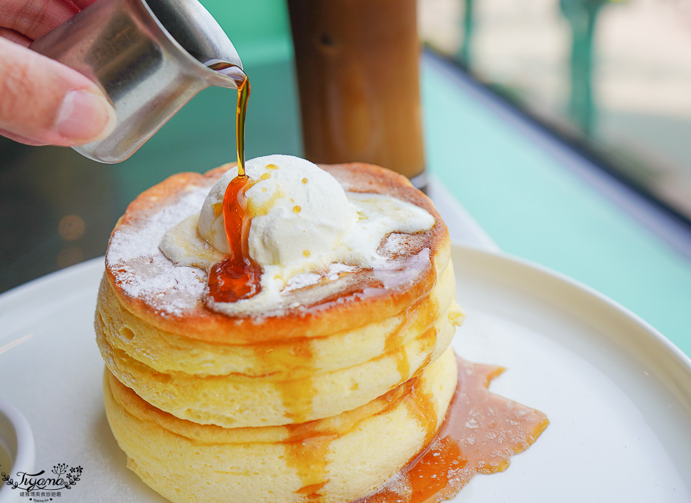 北海道札榥舒芙蕾｜CAFE & BAR Manhattan マンハッタン：紅磚露台2樓舒芙蕾下午茶 @緹雅瑪 美食旅遊趣