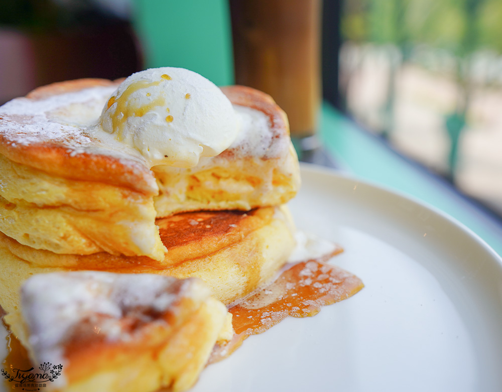 北海道札榥舒芙蕾｜CAFE & BAR Manhattan マンハッタン：紅磚露台2樓舒芙蕾下午茶 @緹雅瑪 美食旅遊趣