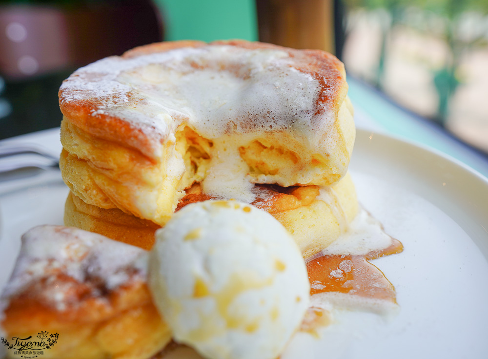 北海道札榥舒芙蕾｜CAFE & BAR Manhattan マンハッタン：紅磚露台2樓舒芙蕾下午茶 @緹雅瑪 美食旅遊趣