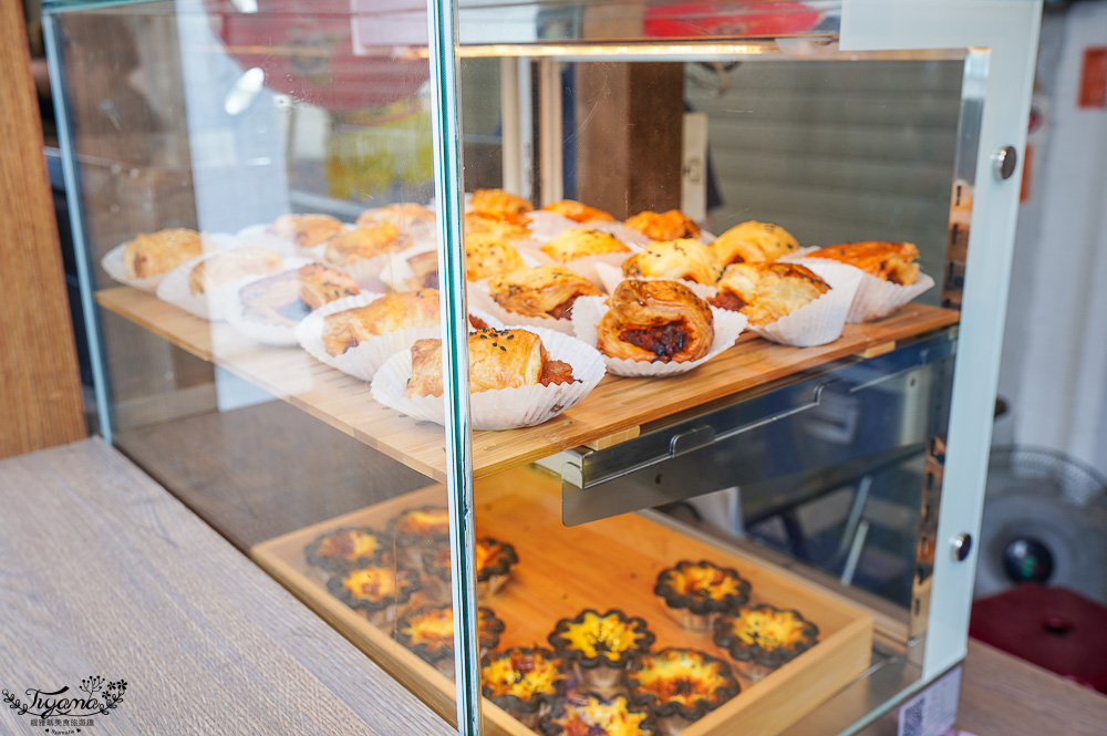 台南榴蓮蛋塔「天王叉燒酥」美味千層叉燒酥.火燒蝦酥.黑皮小花蛋塔，榴蓮千層蛋塔必吃 @緹雅瑪 美食旅遊趣