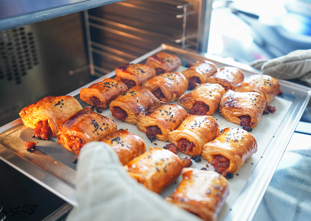 台南榴蓮蛋塔「天王叉燒酥」美味千層叉燒酥.火燒蝦酥.黑皮小花蛋塔，榴蓮千層蛋塔必吃 @緹雅瑪 美食旅遊趣