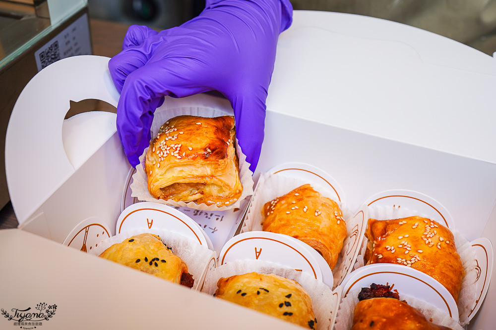 台南榴蓮蛋塔「天王叉燒酥」美味千層叉燒酥.火燒蝦酥.黑皮小花蛋塔，榴蓮千層蛋塔必吃 @緹雅瑪 美食旅遊趣