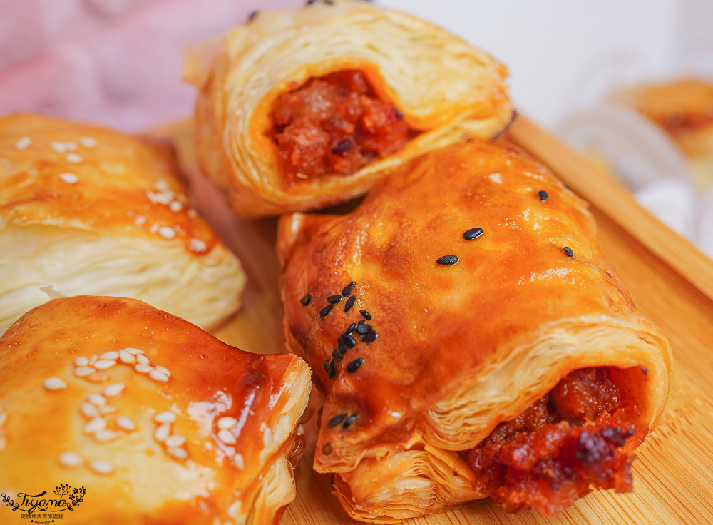 台南榴蓮蛋塔「天王叉燒酥」美味千層叉燒酥.火燒蝦酥.黑皮小花蛋塔，榴蓮千層蛋塔必吃 @緹雅瑪 美食旅遊趣