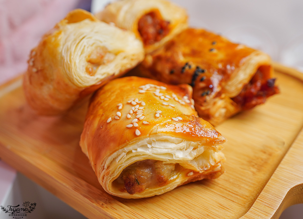 台南榴蓮蛋塔「天王叉燒酥」美味千層叉燒酥.火燒蝦酥.黑皮小花蛋塔，榴蓮千層蛋塔必吃 @緹雅瑪 美食旅遊趣