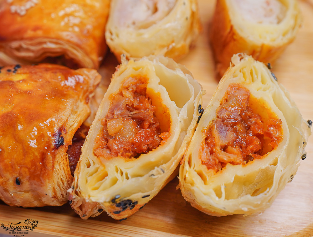 台南榴蓮蛋塔「天王叉燒酥」美味千層叉燒酥.火燒蝦酥.黑皮小花蛋塔，榴蓮千層蛋塔必吃 @緹雅瑪 美食旅遊趣