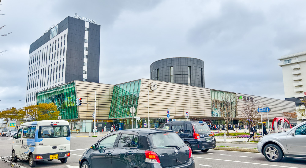函館朝市海鮮丼｜いくら亭：函館朝市どんぶり横丁市場的鮮美海鮮丼 @緹雅瑪 美食旅遊趣