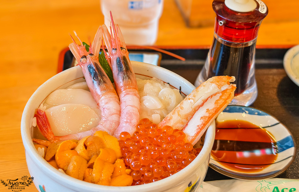 函館朝市海鮮丼｜いくら亭：函館朝市どんぶり横丁市場的鮮美海鮮丼 @緹雅瑪 美食旅遊趣