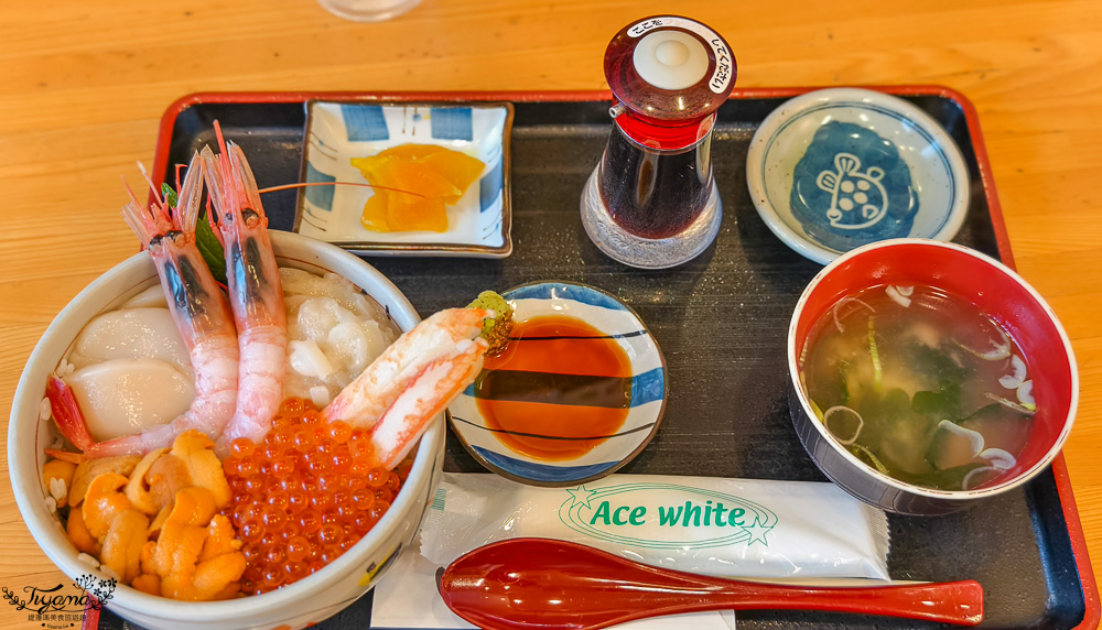 函館朝市海鮮丼｜いくら亭：函館朝市どんぶり横丁市場的鮮美海鮮丼 @緹雅瑪 美食旅遊趣