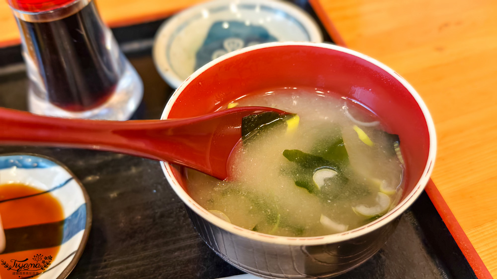 函館朝市海鮮丼｜いくら亭：函館朝市どんぶり横丁市場的鮮美海鮮丼 @緹雅瑪 美食旅遊趣