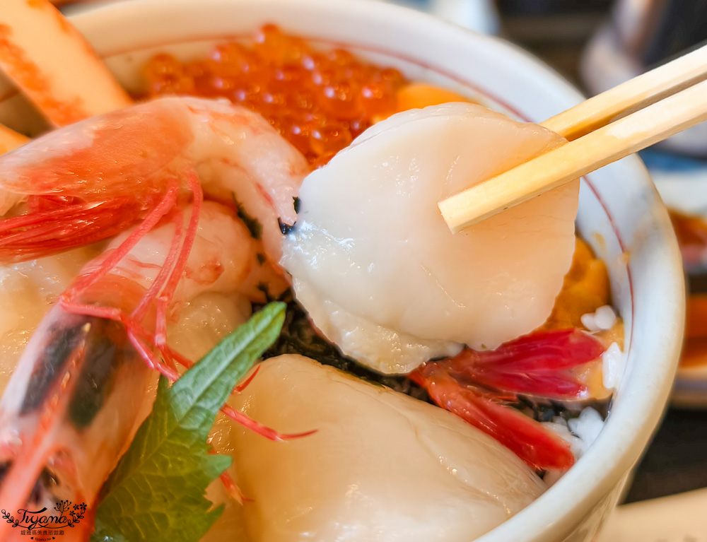 函館朝市海鮮丼｜いくら亭：函館朝市どんぶり横丁市場的鮮美海鮮丼 @緹雅瑪 美食旅遊趣