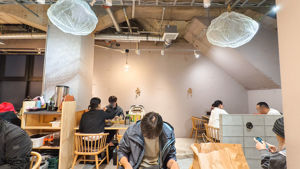 福岡和牛丼飯「黒毛和牛 博多牛まぶし 武蔵」黒毛和牛三吃，博多車站旁超人氣和牛花丼飯 @緹雅瑪 美食旅遊趣