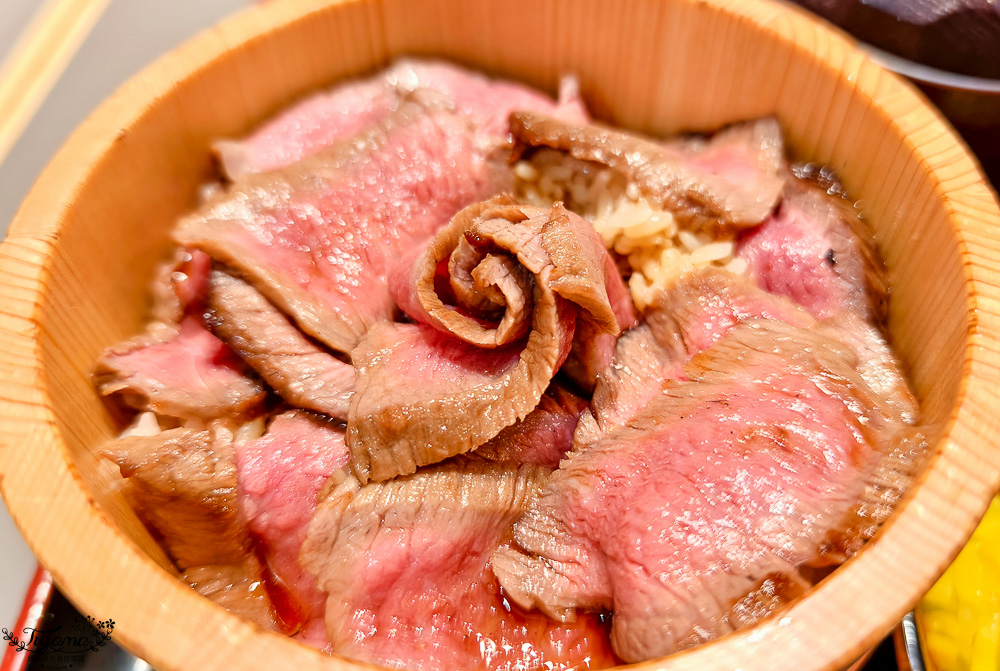 福岡和牛丼飯「黒毛和牛 博多牛まぶし 武蔵」黒毛和牛三吃，博多車站旁超人氣和牛花丼飯 @緹雅瑪 美食旅遊趣