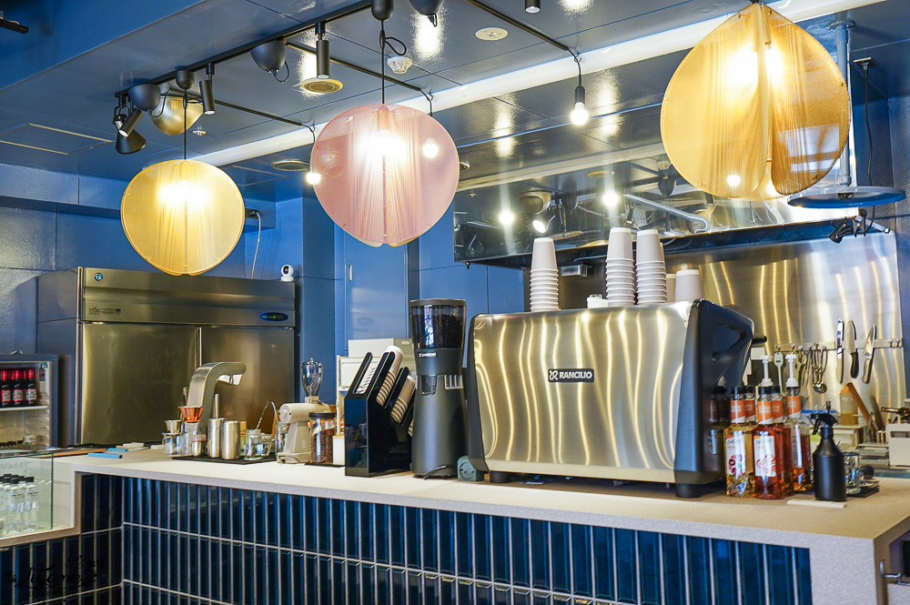 門司港美食｜KOU鬆餅咖啡館：門司港懷舊 海峽廣場的個性咖啡廳，美味比利時列鬆餅 @緹雅瑪 美食旅遊趣