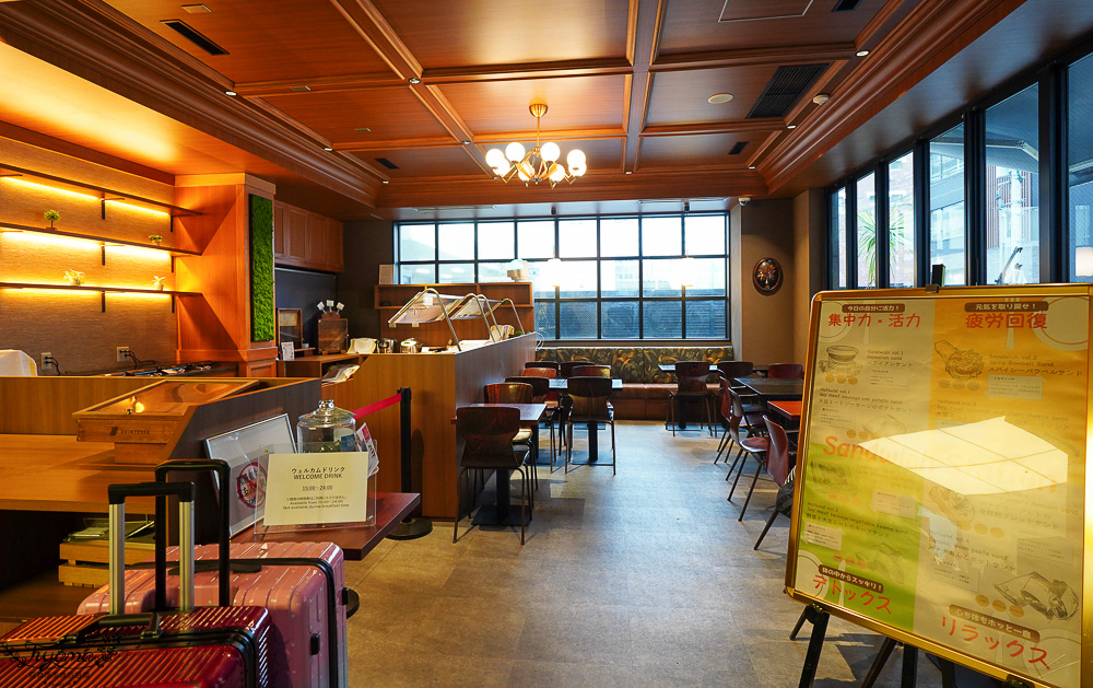 福岡博多車站週邊住宿「福岡博多昆塔莎放鬆睡眠飯店」平價三人房上下舖房型，有迎賓飲料 @緹雅瑪 美食旅遊趣