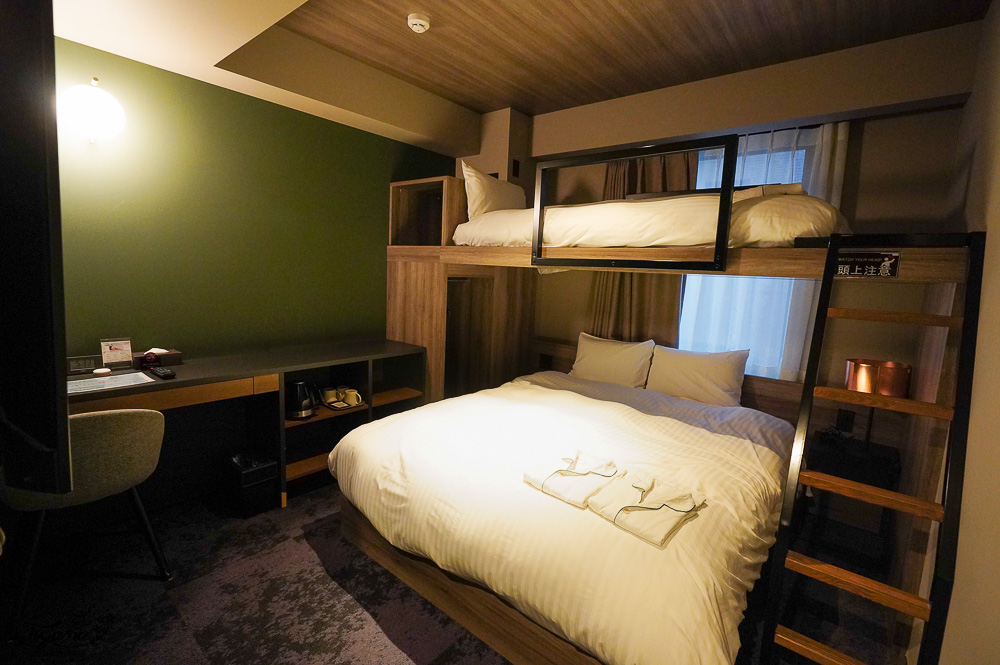 福岡博多車站週邊住宿「福岡博多昆塔莎放鬆睡眠飯店」平價三人房上下舖房型，有迎賓飲料 @緹雅瑪 美食旅遊趣