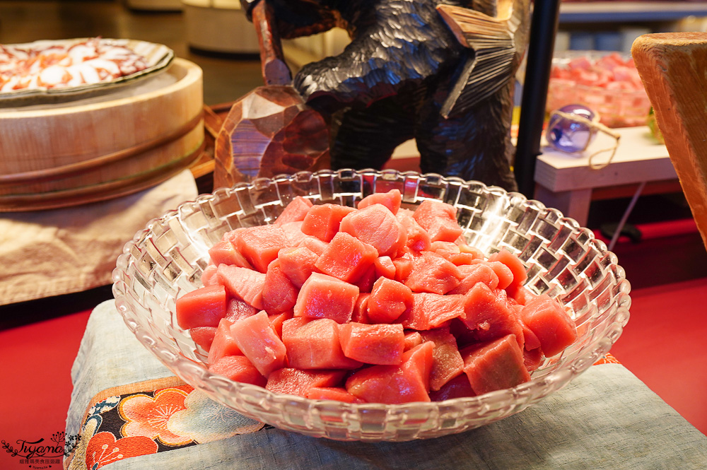 星野TOMAMU度假村自助晚餐「森林餐廳 Nininupuri」星野農場起司窯烤比薩&DIY霜淇淋聖代，鐵板牛排、鮭魚、鮪魚生魚片 @緹雅瑪 美食旅遊趣