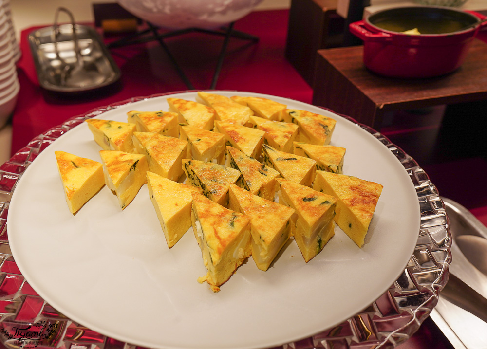 星野TOMAMU度假村自助晚餐「森林餐廳 Nininupuri」星野農場起司窯烤比薩&DIY霜淇淋聖代，鐵板牛排、鮭魚、鮪魚生魚片 @緹雅瑪 美食旅遊趣