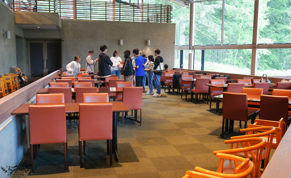 星野TOMAMU度假村自助晚餐「森林餐廳 Nininupuri」星野農場起司窯烤比薩&DIY霜淇淋聖代，鐵板牛排、鮭魚、鮪魚生魚片 @緹雅瑪 美食旅遊趣