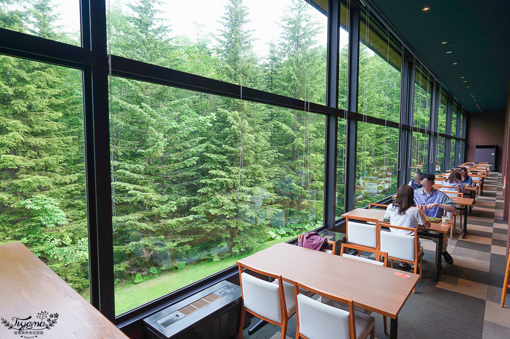 星野TOMAMU度假村自助早餐hal，鮭魚親子丼、法國吐司、豐盛西式糕點櫃，早餐前先至水之教堂參觀 @緹雅瑪 美食旅遊趣