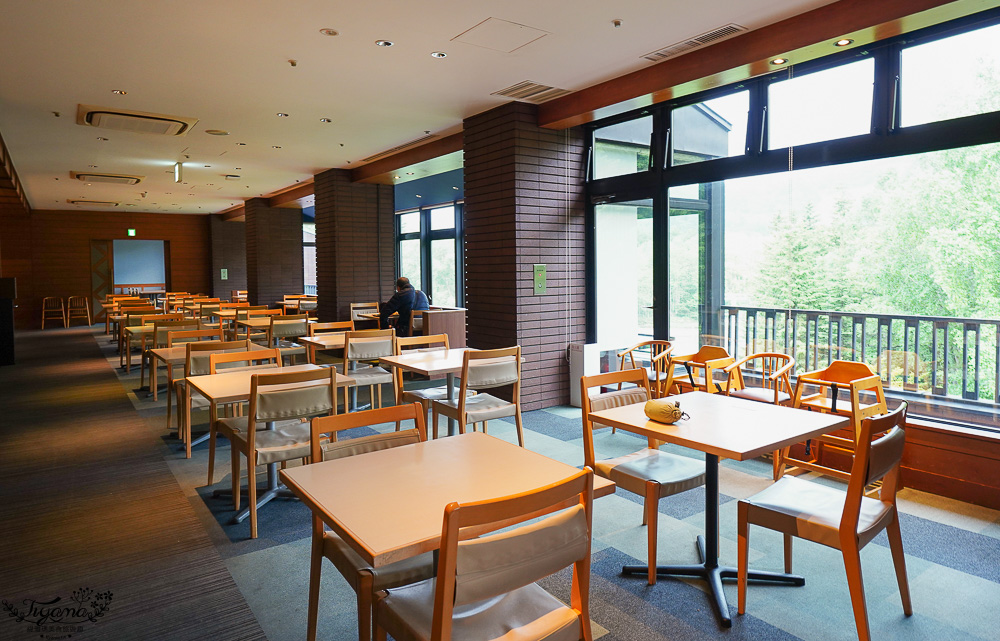 星野TOMAMU度假村自助早餐hal，鮭魚親子丼、法國吐司、豐盛西式糕點櫃，早餐前先至水之教堂參觀 @緹雅瑪 美食旅遊趣