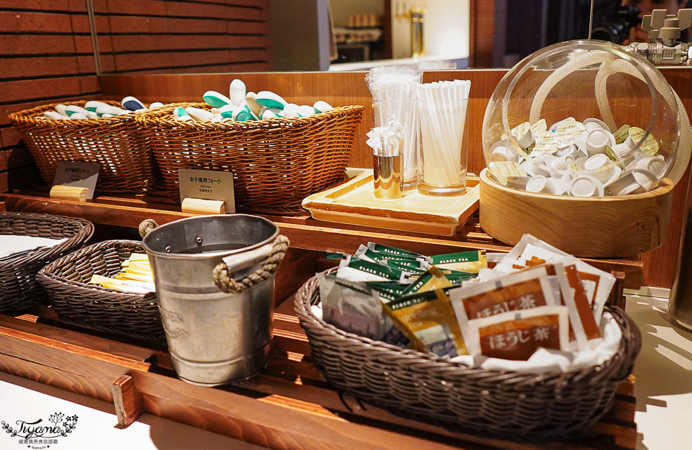 星野TOMAMU度假村人氣自助餐廳 hal，預約制自助晚餐，雪蟹、螃蟹奶油起司蔬菜、鐵板牛排、干貝、鮭魚親子手捲，網美棉花糖雲朵聖代 @緹雅瑪 美食旅遊趣