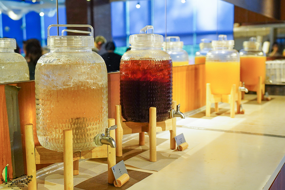 星野TOMAMU度假村人氣自助餐廳 hal，預約制自助晚餐，雪蟹、螃蟹奶油起司蔬菜、鐵板牛排、干貝、鮭魚親子手捲，網美棉花糖雲朵聖代 @緹雅瑪 美食旅遊趣