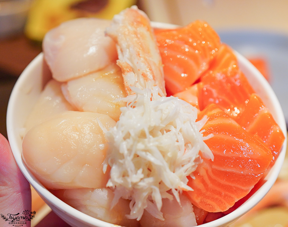 星野TOMAMU度假村人氣自助餐廳 hal，預約制自助晚餐，雪蟹、螃蟹奶油起司蔬菜、鐵板牛排、干貝、鮭魚親子手捲，網美棉花糖雲朵聖代 @緹雅瑪 美食旅遊趣